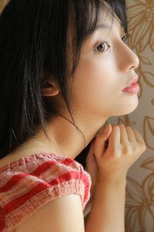 女子与情夫在草丛偷欢
